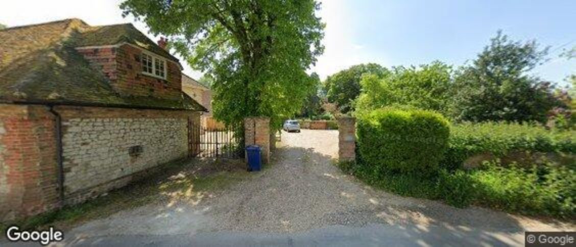 Dippenhall in Farnham